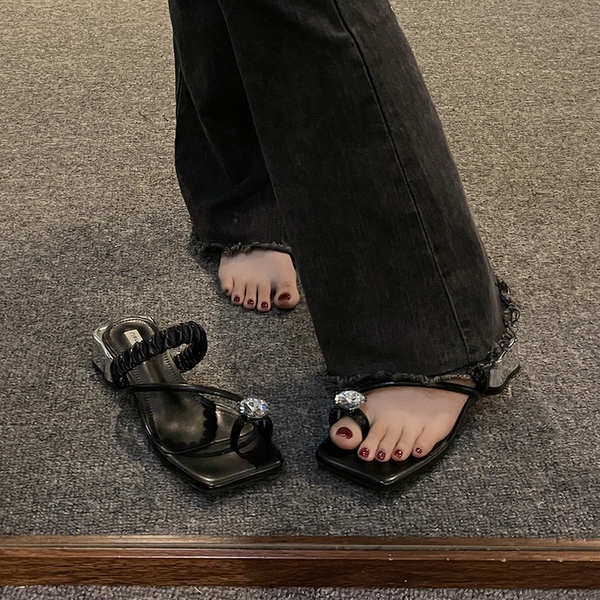 Giày Sandal Cao Gót Hở Ngón Đính Đá Phong Cách Thời Trang Mới