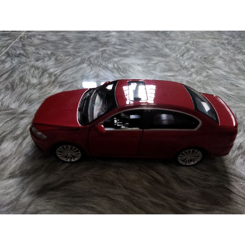 Xe mô hình Volkswagen Lavida tỷ lệ 1:32 DH