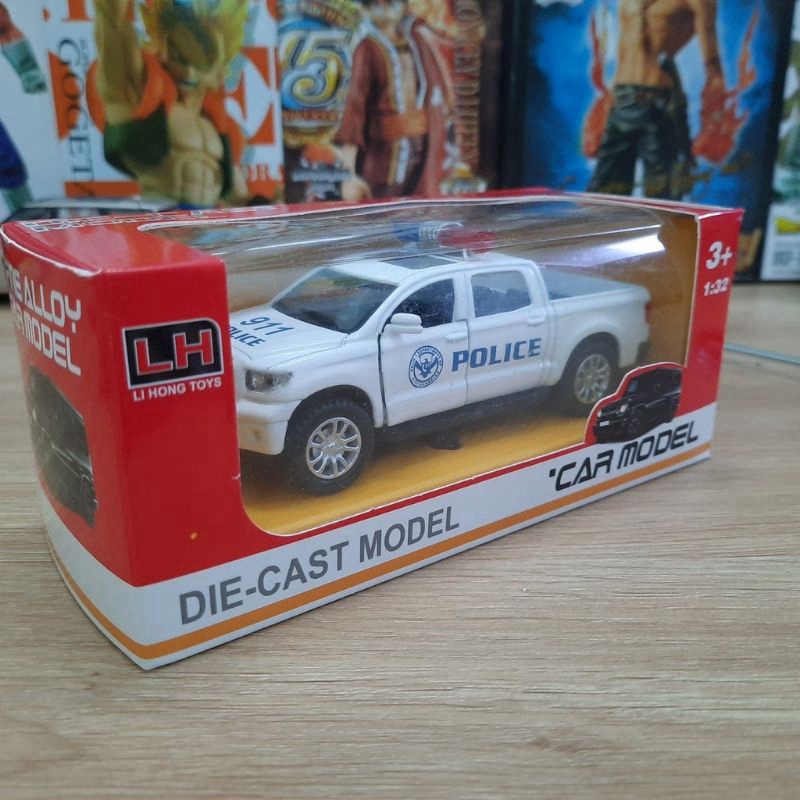 ĐỒ CHƠI OTO CẢNH SÁT KIM LOẠI TỈ LỆ 1:32