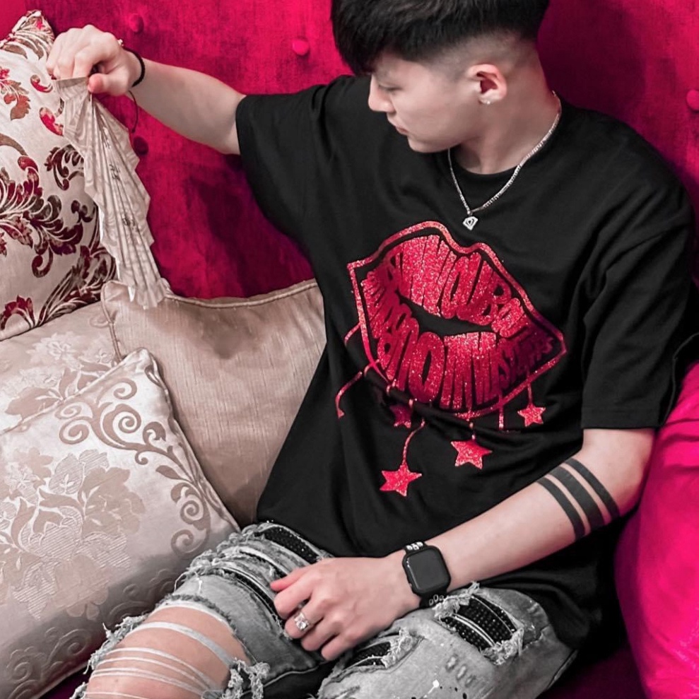 Áo Thun Nam Nữ Họa Tiết Logo Đôi Môi Kim Tuyến Cao Cấp - Áo Phông Siêu Cấp Chất Cotton Cổ Bo Dành Cho Các Boy Phố B 2