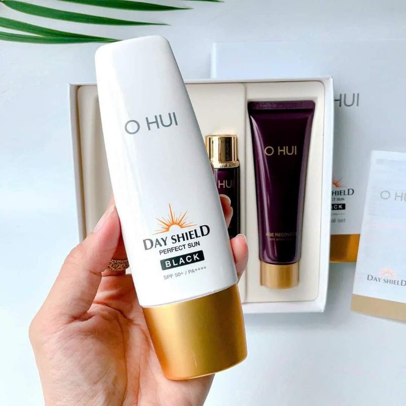 Kem chống nắng Ohui Black/Red 50ml (Tách sét)