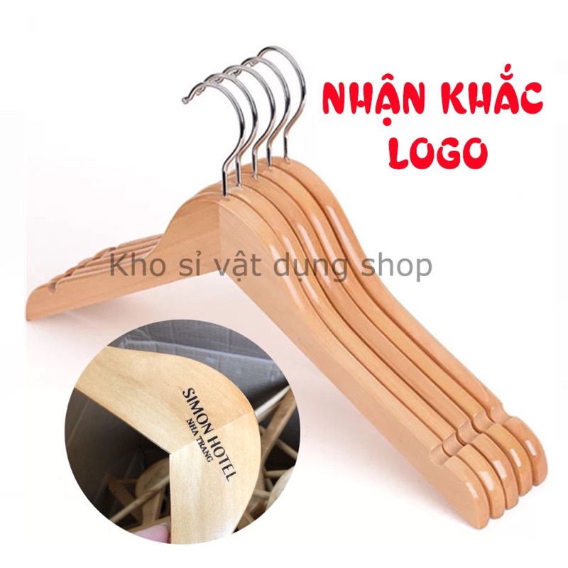 Móc áo gỗ vàng treo quần áo