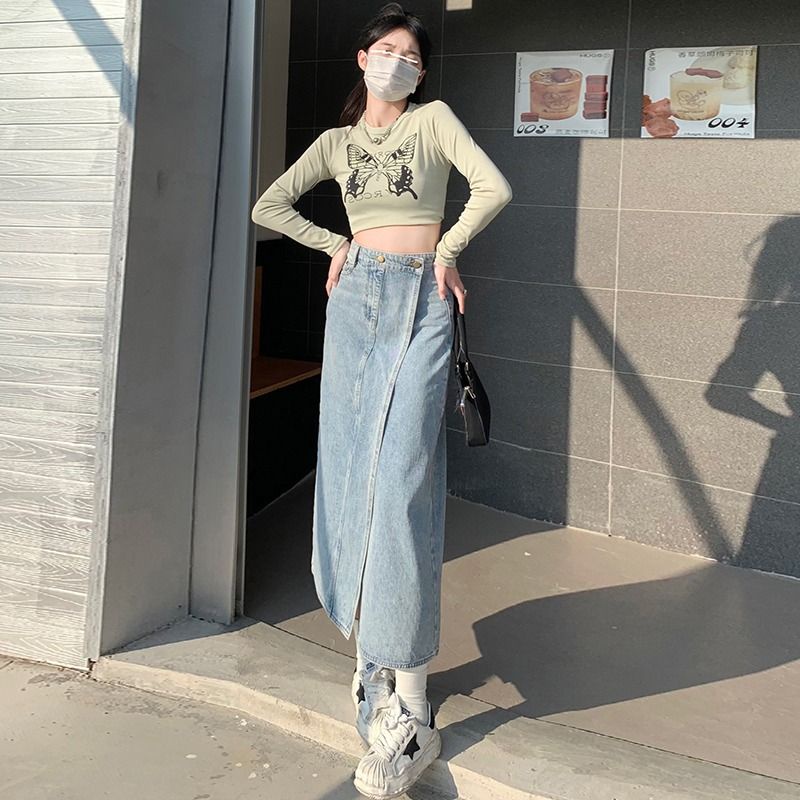 Thiết kế váy denim cạp cao xẻ tà cho phụ nữ mùa hè 2023 phong cách mới không đều all-match mỏng hơn trông váy bó sát