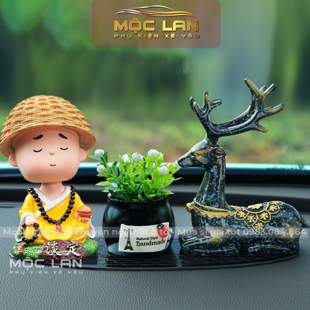 Tu sĩ áo Vàng Bên Hươu Tuần Lộc-Mang Lại An Toàn Và May Mắn Cho Chủ Xe-Mộc Lan_Phụ Kiện Xế Yêu