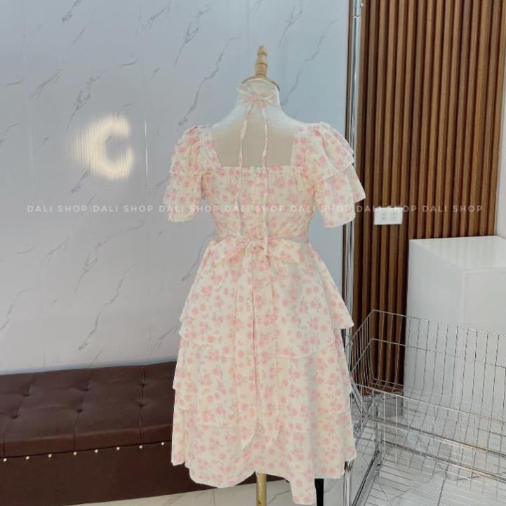 Váy hoa nhí màu hồng xếp ly tầng bèo tay cổ vuông, váy dáng xoè dễ thương ngọt ngào