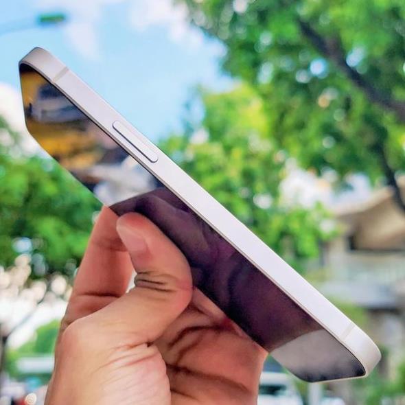 Điện thoại l.p 12 bộ nhớ 256GB - Hàng mới bảo hành 12 tháng - Tặng kèm cáp sạc tai nghe K9Q