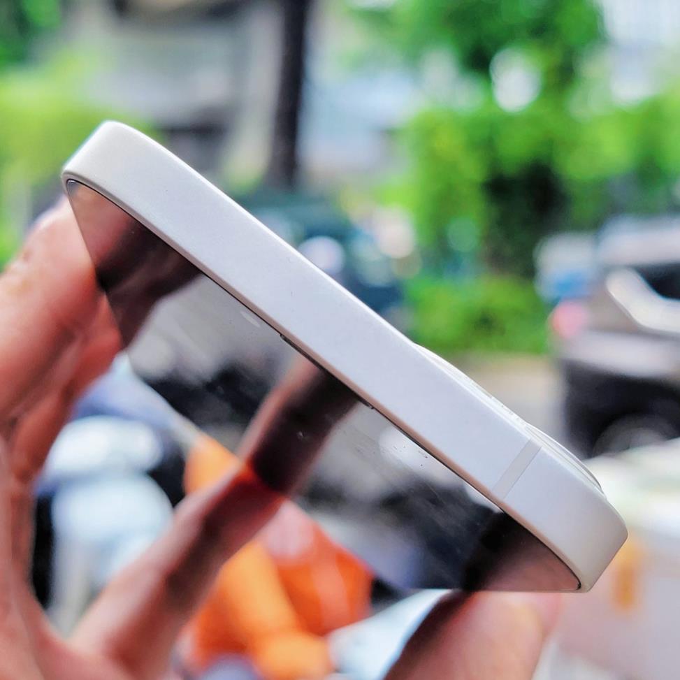 ĐIỆN THOẠI lP 13 MỚI 99% NGUYÊN ZIN BẢO HÀNH 12 THÁNG  - hàng LLA XMF7