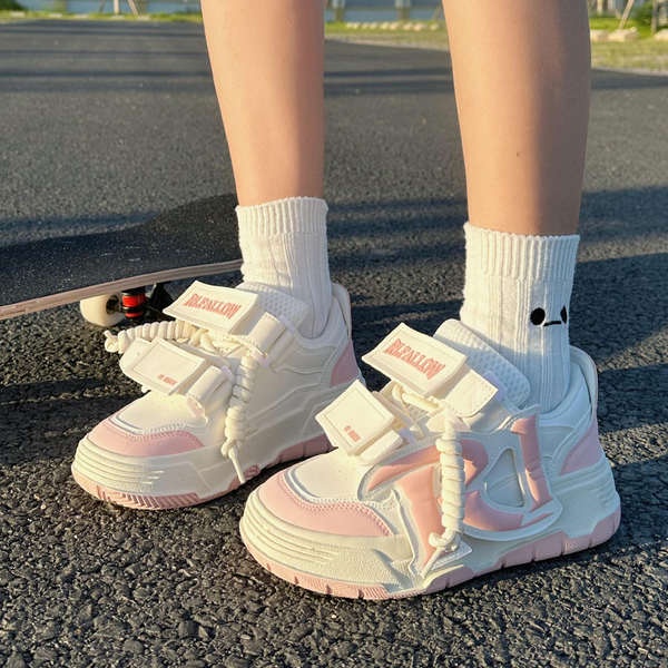 Giày Bánh Mì Đế Dày Màu Trắng Phong Cách Mới Dành Cho Bạn Nữ