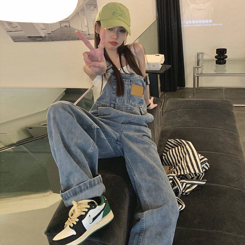 ** Qu n y m jeans n * age-reducing thiết kế sang trọng quần yếm denim nữ lỏng lẻo mùa hè 2023 kích thước lớn thời trang quần áo liền quần mỏng hơn