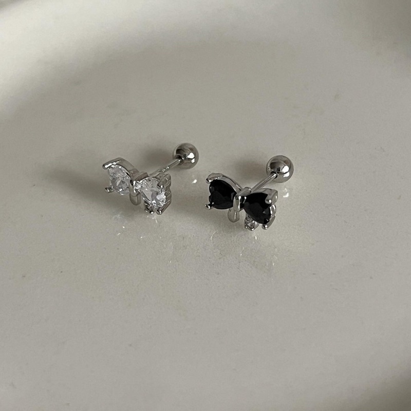 𝐯𝐞𝐥𝐯𝐞𝐭𝐩𝐢𝐧𝐤.𝐚𝐜𝐜🇰🇷 | Khuyên tai chốt bi vặn chiếc nơ gắn đá