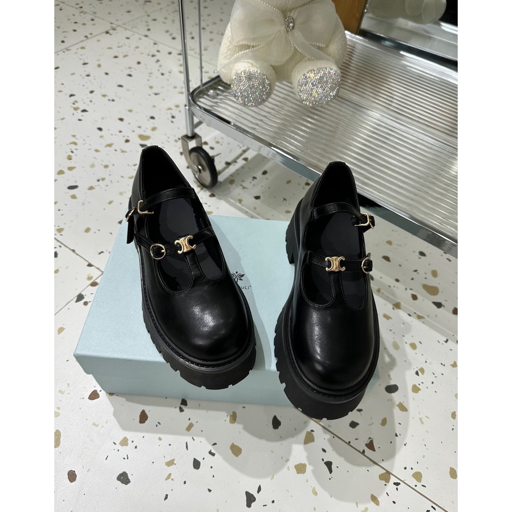 Giày khoá Clin Cao : 5cm Size : 35-39 fullbox