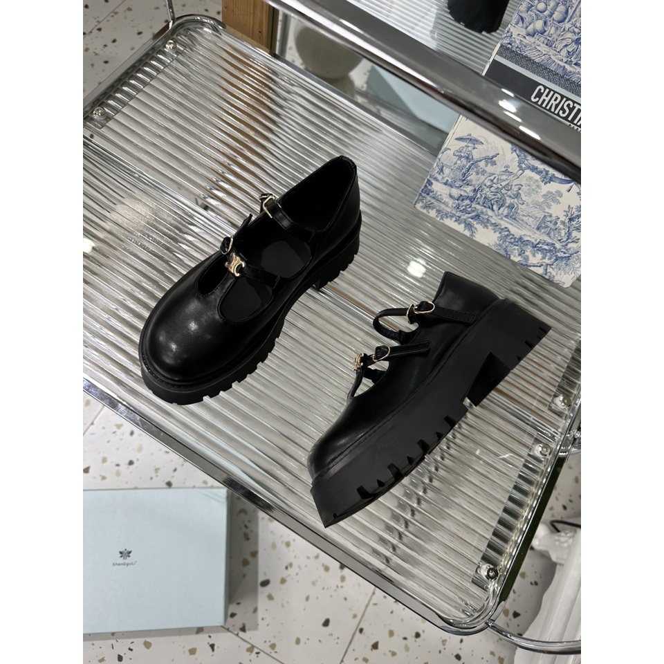 Giày khoá Clin Cao : 5cm Size : 35-39 fullbox