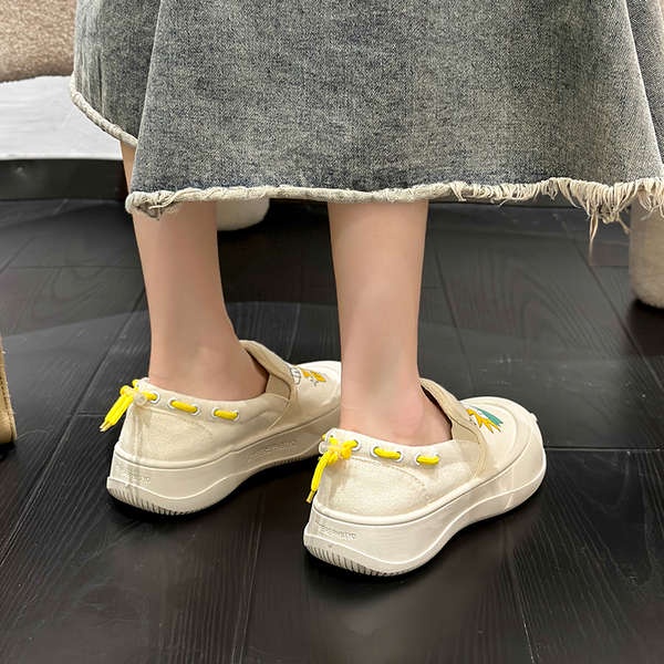 2023 phong cách mới giày nữ thường xuyên graffiti dày-chốt