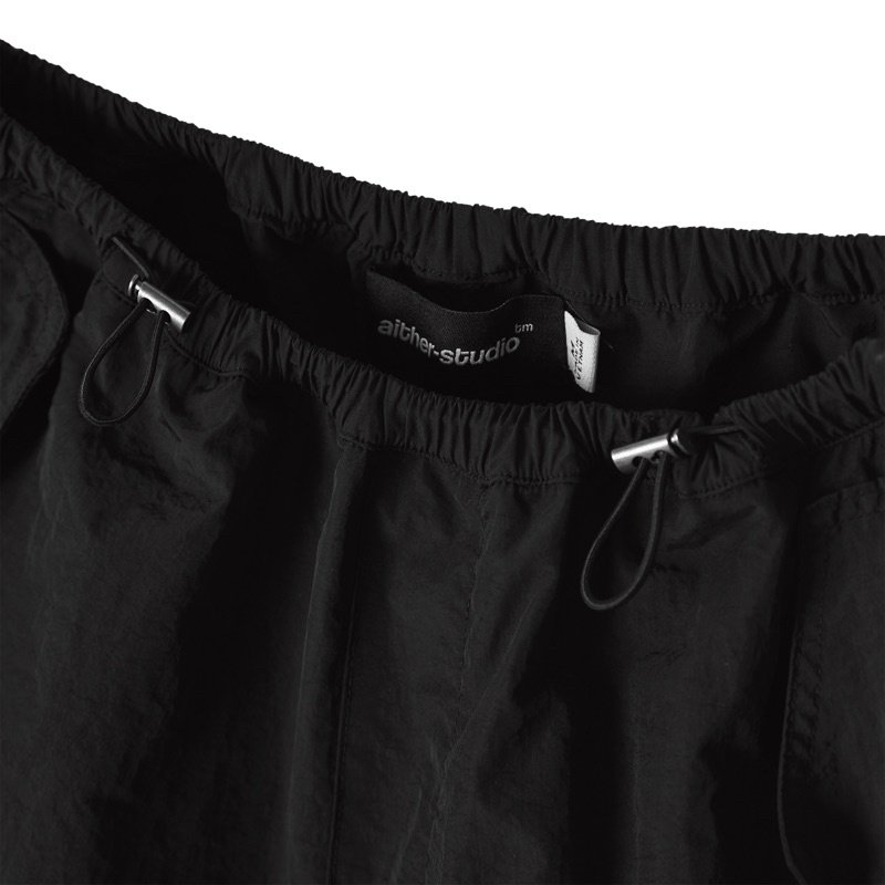 Aither Studio Quần dù Parachute Pant có dây rút ôm dáng màu xám