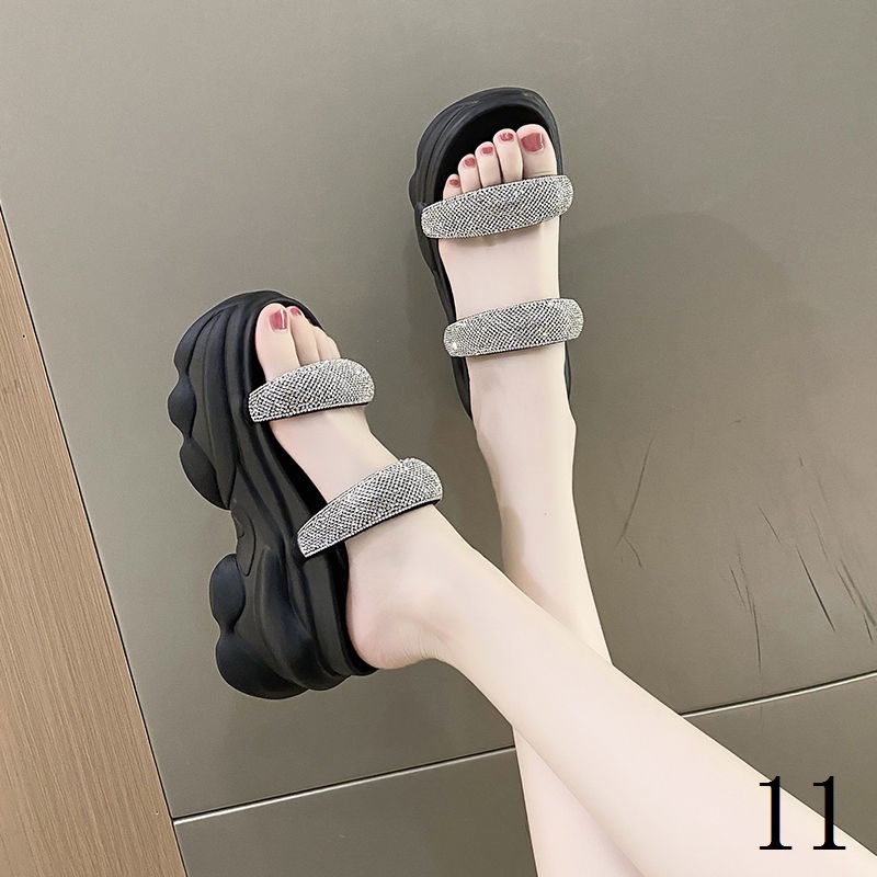 Nêm gót dép phụ nữ mùa hè mặc bên ngoài 2023 phong cách mới bánh xốp dày-khoát rhinestone thời trang flip-flops sand
