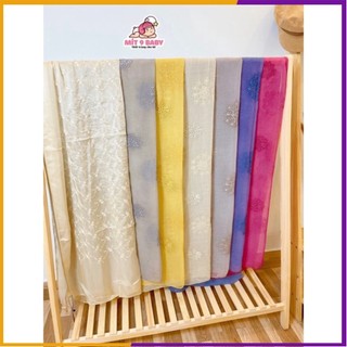 Khăn quàng / khăn choàng cổ thời trang chất cotton đũi họa tiết thêu hoa nổi trẻ trung, đẹp tinh tế