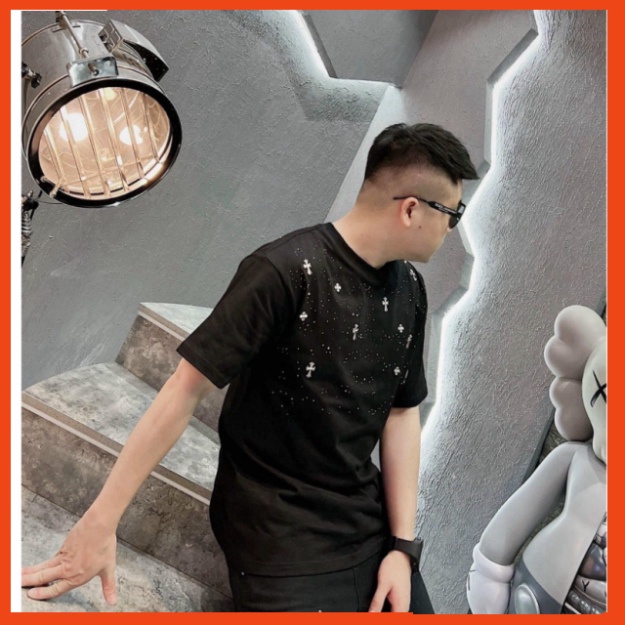 Áo Phông Nam Nữ Chorme Heart In Nhũ Siêu Cấp Co Dãn Hai Chiều, Áo Thun Nam Nữ Chất Liệu Cotton Siêu Hot 2023. L.Bouti