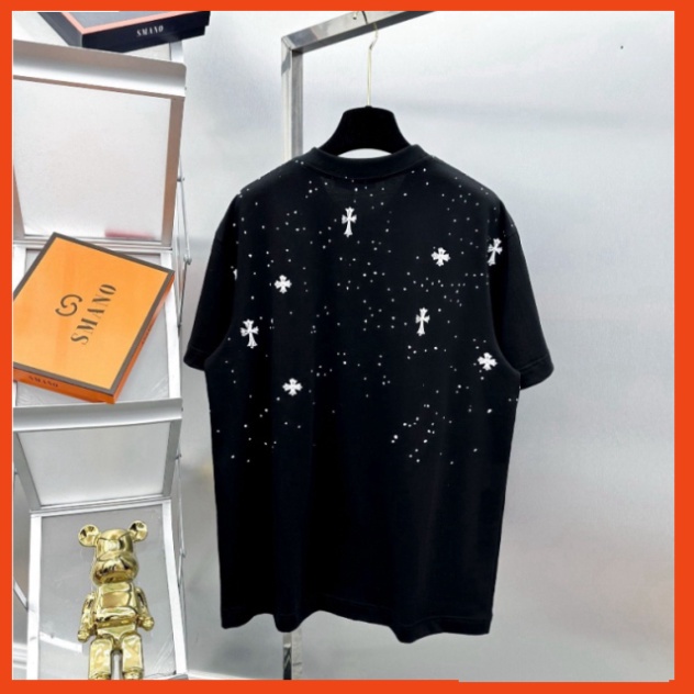 Áo Phông Nam Nữ Chorme Heart In Nhũ Siêu Cấp Co Dãn Hai Chiều, Áo Thun Nam Nữ Chất Liệu Cotton Siêu Hot 2023. L.Bouti