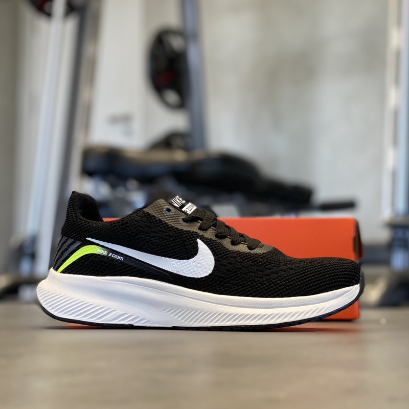 Giày chạy bộ nam đen phối trắng