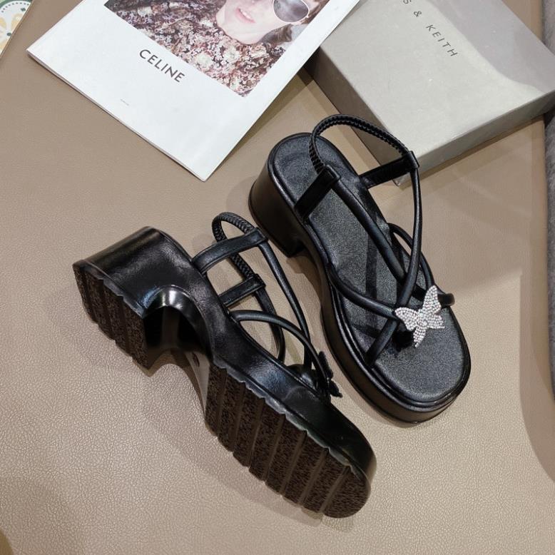GIÀY SANDAL XỎ NGÓN QUAI DÂY ỐNG CHARM ĐÁ ĐẾ ĐÚC PU CAO 5 PHÂN