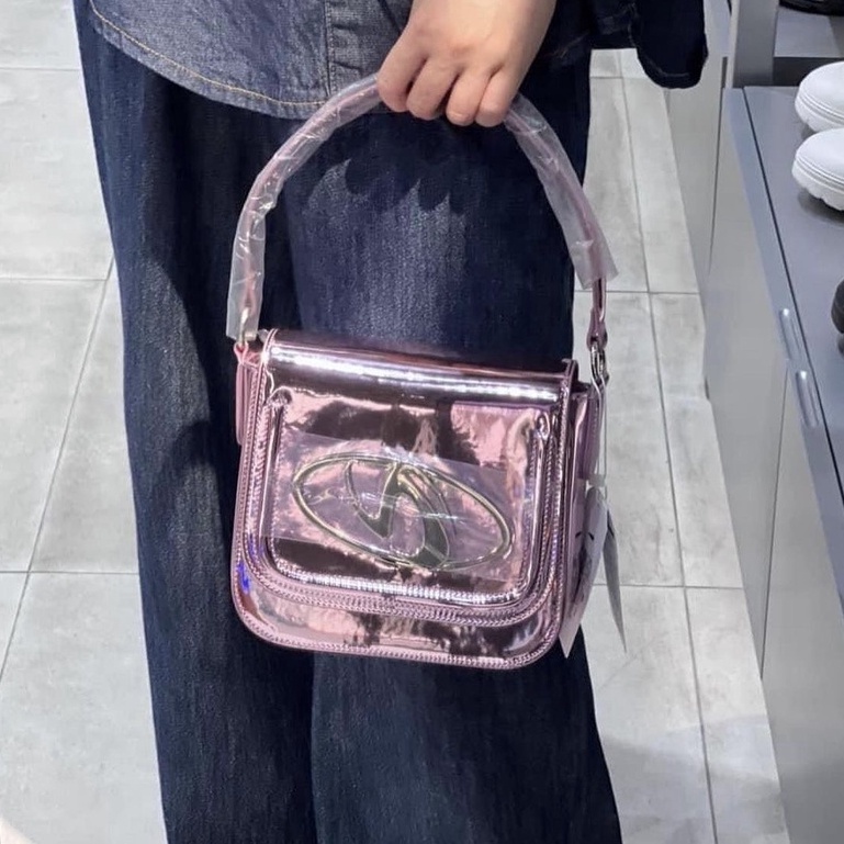 Túi đeo chéo Nerdy chính hãng kim loại crossback 2 chiều, túi xách da bóng sáng sang trọng | 핀휠 메탈릭 투웨이 크로스백