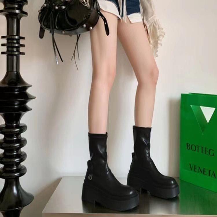 Hot girl but knee-length knight boots women 2023 spring summer new style european american style platform sole slimmer look tăng chiều cao boots ngắn boot