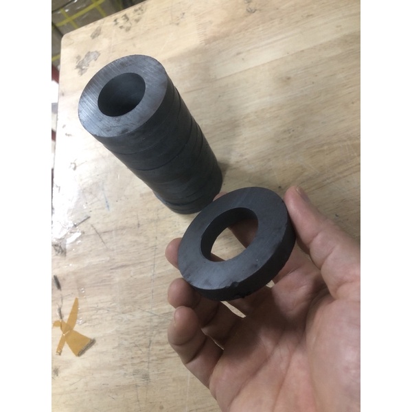 Nam châm viên Ferrite 60x10 lỗ 32mm