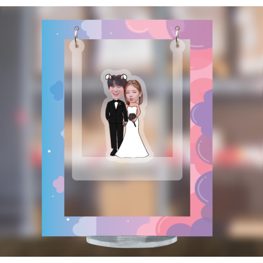 Mô hình standee lắc lư đu đu cặp đôi dễ thương quà tặng mica in theo yêu cầu hình tự chọn