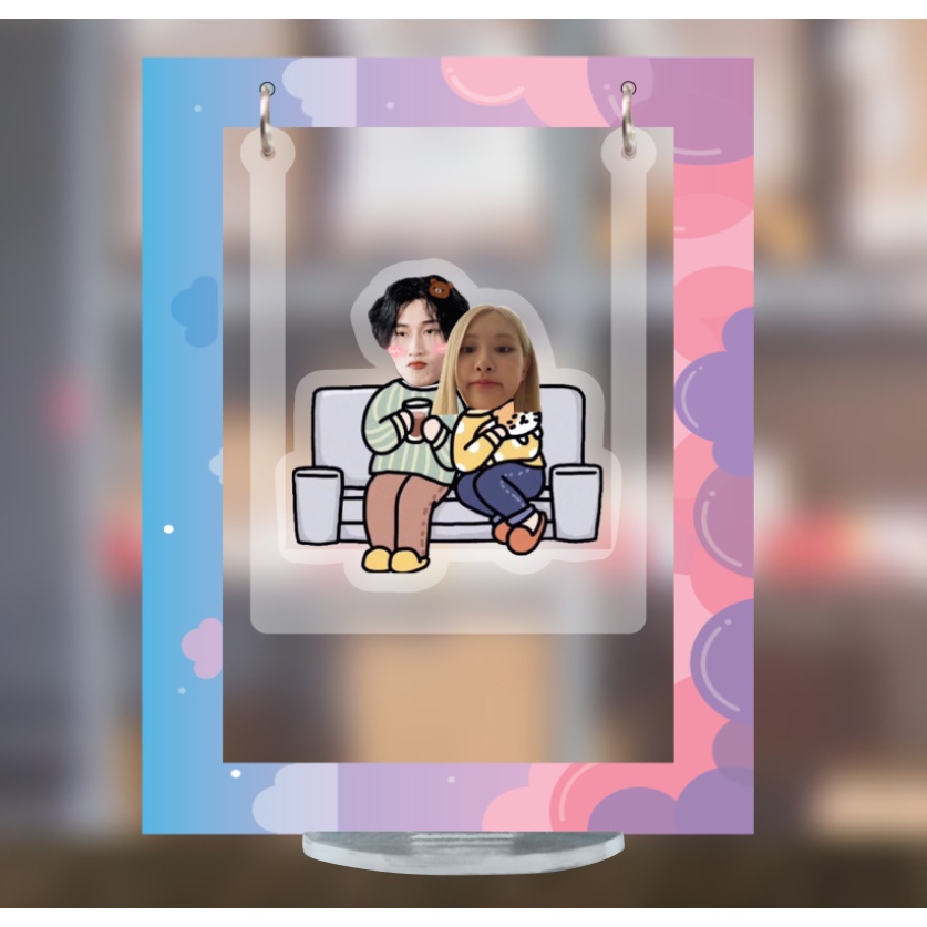 Mô hình standee lắc lư đu đu cặp đôi dễ thương quà tặng mica in theo yêu cầu hình tự chọn