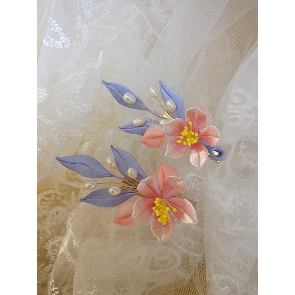 1 đôi hoa cài nhỏ