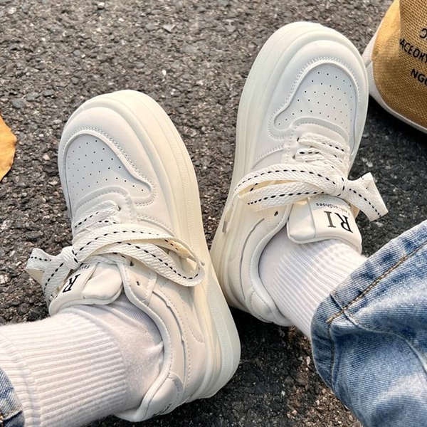 Giày thể thao bánh mì nữ giày trắng đế dày thời trang giày trượt ván nữ thoáng khí