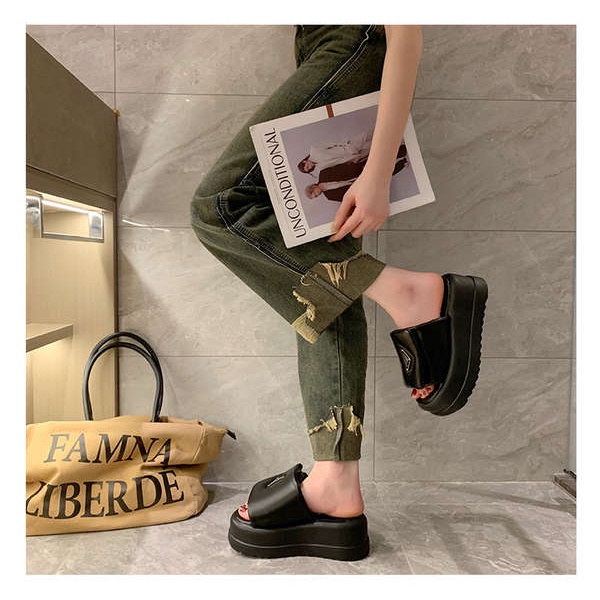 Sandal Quai Ngang Đế Dày Thời Trang Mùa Hè 2023 Phong Cách Mới Cho Nữ