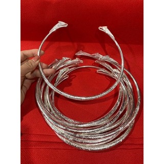 Vòng kiềng - phụ kiện áo dài, biểu diễn