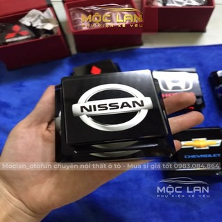 Nước hoa ô tô NISSAN - nước hoa pha lê logo hãng xe đặt taplo