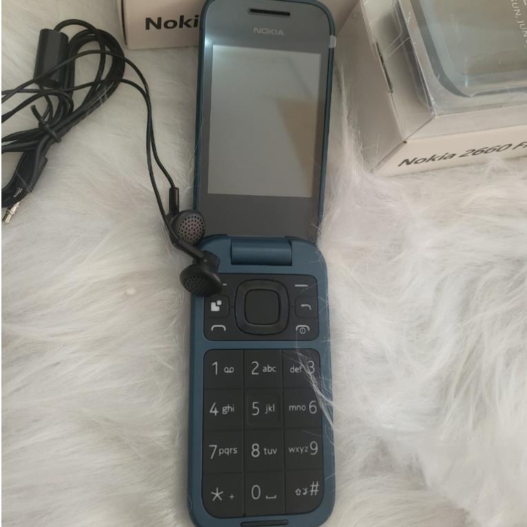 Điện thoại nokia 2660 Flip. 2720 Flip sóng 4G 2 sim.chính hãng. Bảo hành 1 đổi 1 trong 2 tháng.....