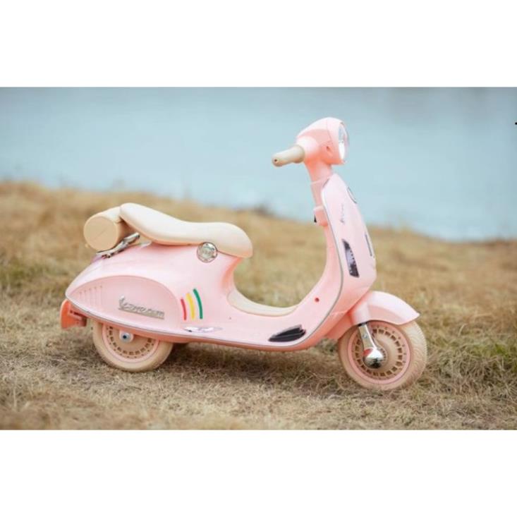 Xe máy điện trẻ em,điều khiền bằng chân ga xe máy Vepa  có nhạc, USB, đi 2 chiều bế chơi lá mê