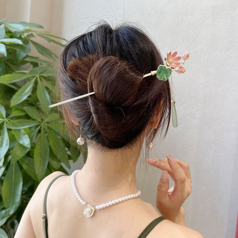 Kẹp Tóc Hình Hoa Sen Phối Tua Rua Thời Trang