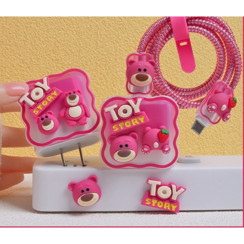 Bộ phụ kiện bảo vệ cáp và củ sạc cho iphone PD 18/20w nhiều hình gấu dâu siêu dễ thương hot trend