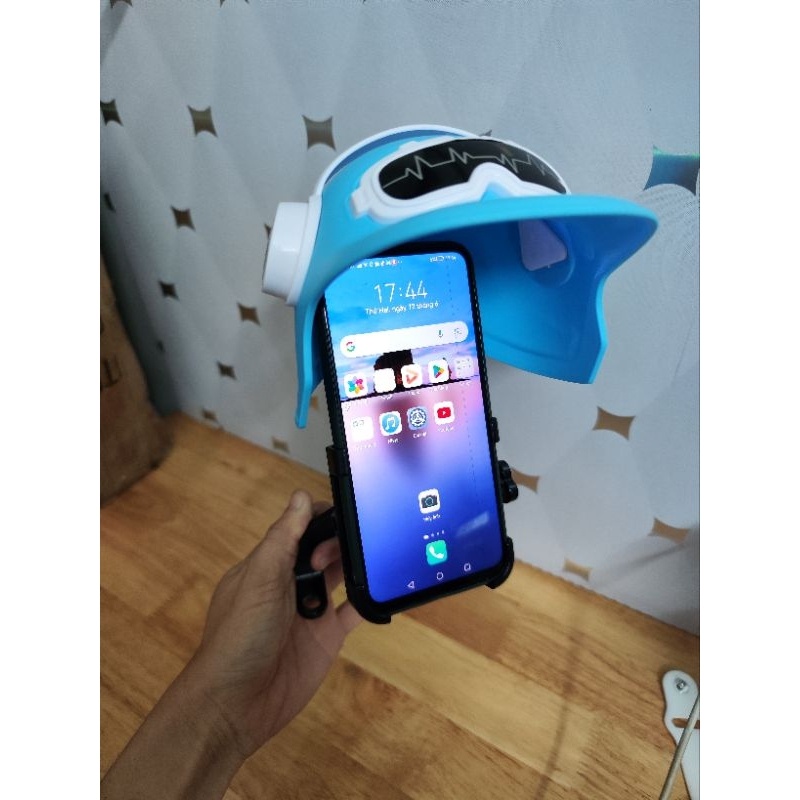 Giá Đỡ Điện Thoại Hình Nón Bảo Hiểm