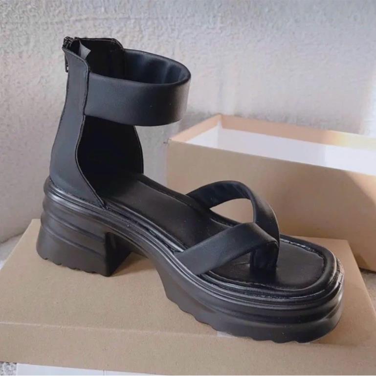 GIÀY SANDAL ĐẾ THÔ HẬU DÂY KÉO QUAI XỎ NGÓN KIỂU MỚI THỜI TRANG