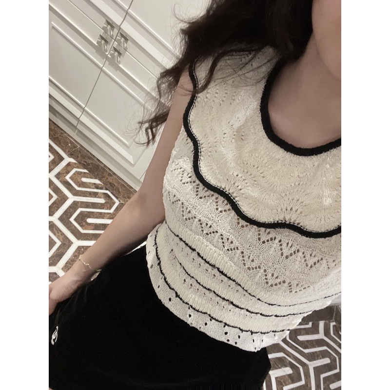 Áo len be phối viền bèo màu đen hot