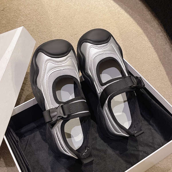 Mùa Hè Năm 2023 Phong Cách Mới Giày Thể Thao Giản Dị Đế Dày