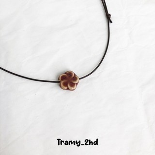 Vòng cổ hoa gốm đơn giản
