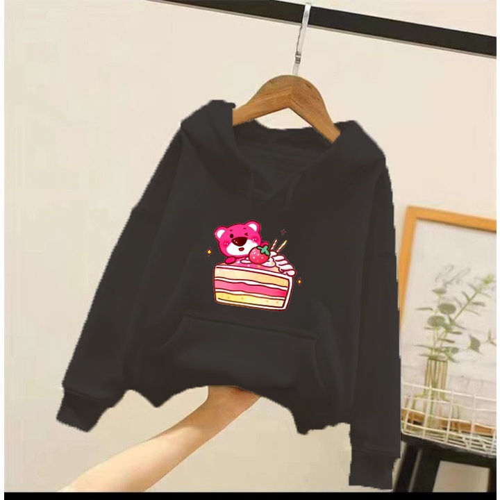 Áo hoodie gấu dâu bánh kem cho bé gái phom rộng chất nỉ size từ 9 đến 65kg