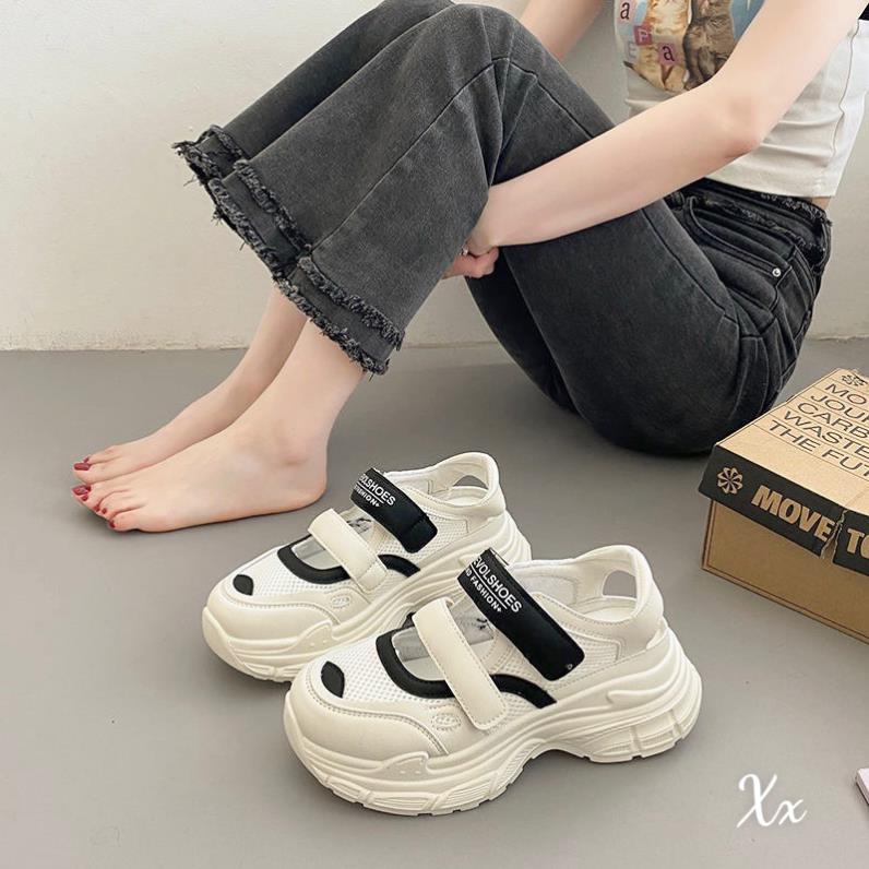 Giày thể thao nữ dáng giọ siêu đẹp,chất da mềm thoáng mát,có 2 màu đen và trắng