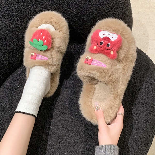 Dép Lông Xù Đính Hình Gấu Dâu Tây Đáng Yêu Thời Trang 2023