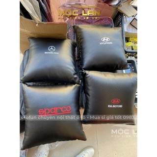 1 Gối tựa lưng bọc da carbon cao cấp có thêu logo hãng toyota - kia - mazda - hyundai - spaco