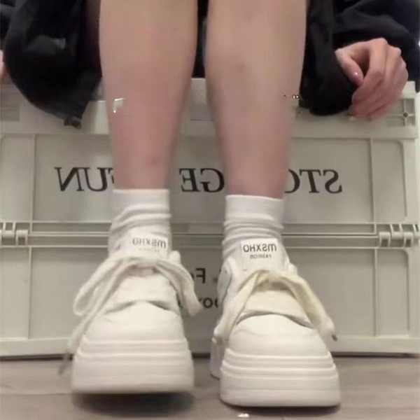 Giày Thể Thao Đế Dày Màu Trắng Thiết Kế Mới Năng Động Thời Trang Dành Cho Nữ