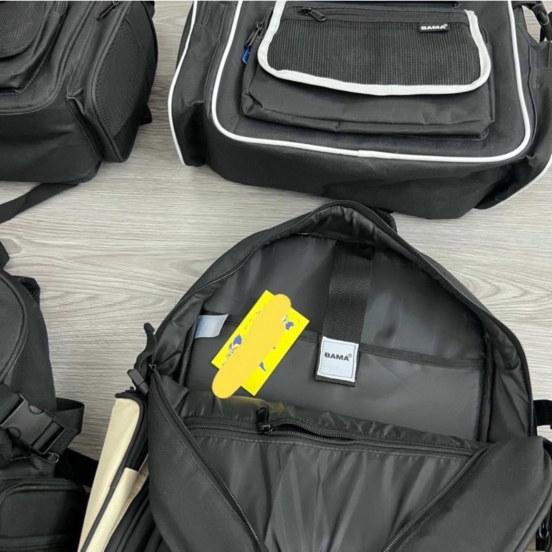 Balo đi học, laptop nam nữ đều mang được thêu chữ B