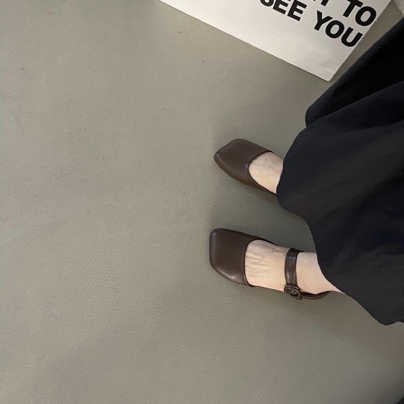 Giày búp bê kiểu có quai ngang